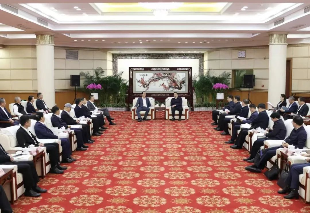南宫NG·28集团董事长李军受邀出席华中科技大学第十六届企业家论坛，并发表演讲